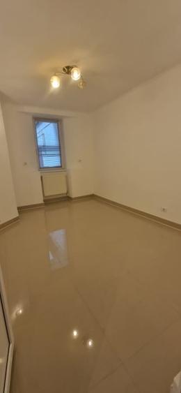 Apartament cu 2 camere decomandat în P-ța Mihai Viteazul