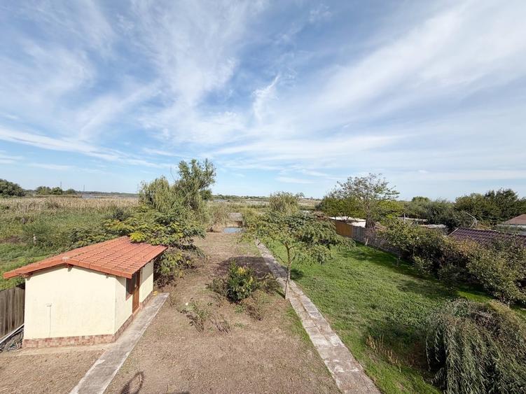 Casă cu 5 camere cu Teren 2289 Mp în Murighiol