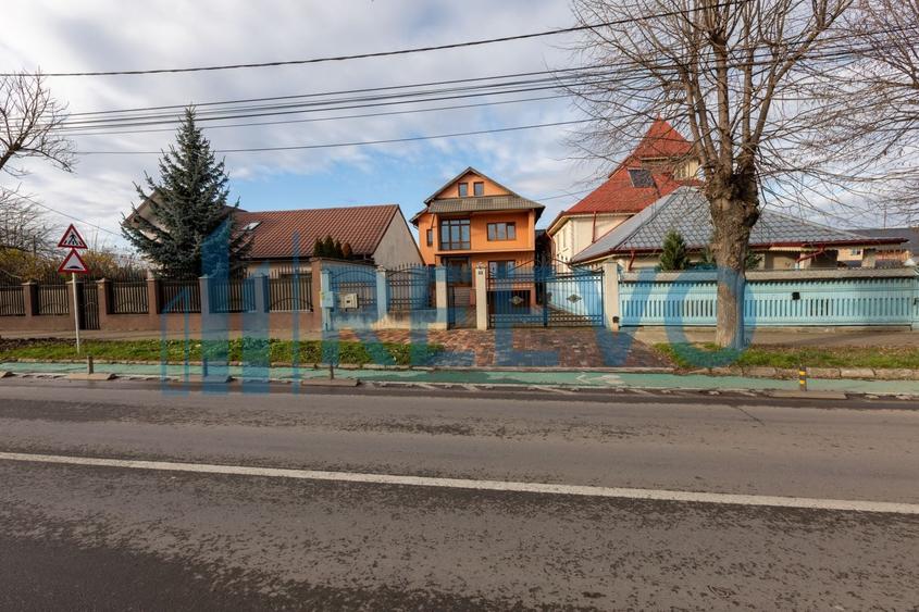 Casă individuală cu 6 camere cu Canalizare în CFR