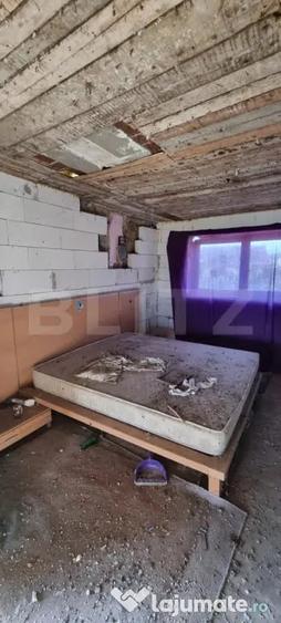 Casă cu 2 camere cu Teren 3267 Mp în Tău