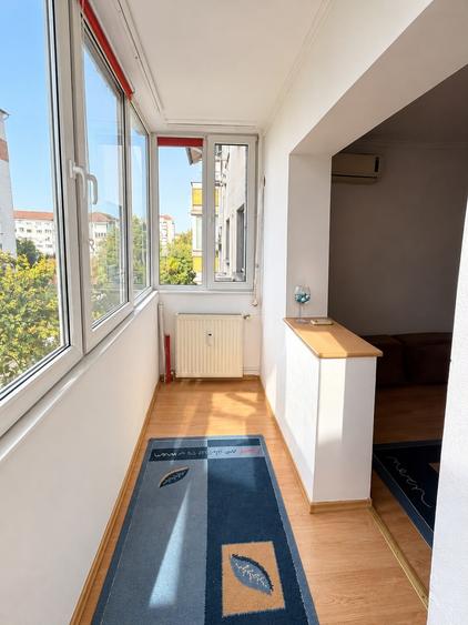 Apartament cu 4 camere decomandat în Decebal