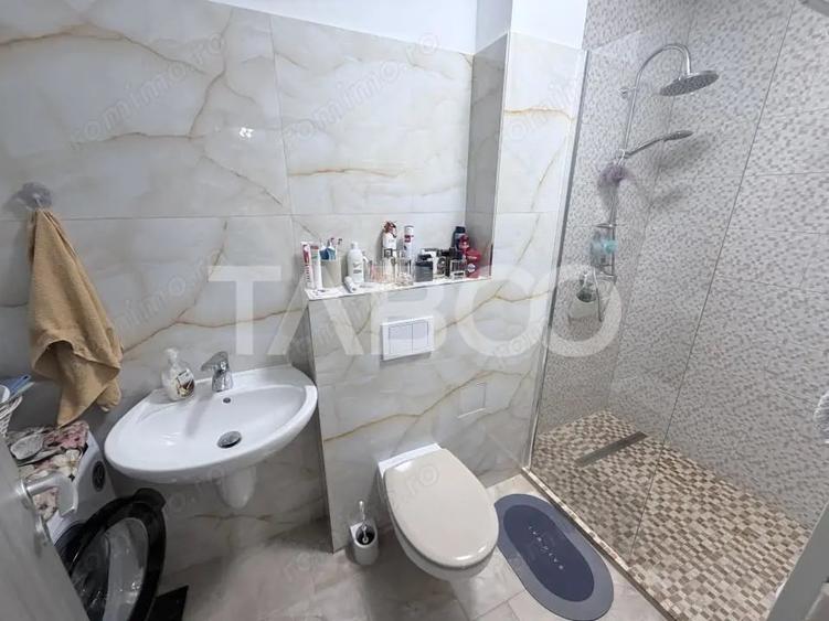 Apartament cu 4 camere decomandat în Șura Mare