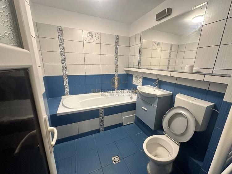 Apartament cu 3 camere decomandat, mobilat în Central