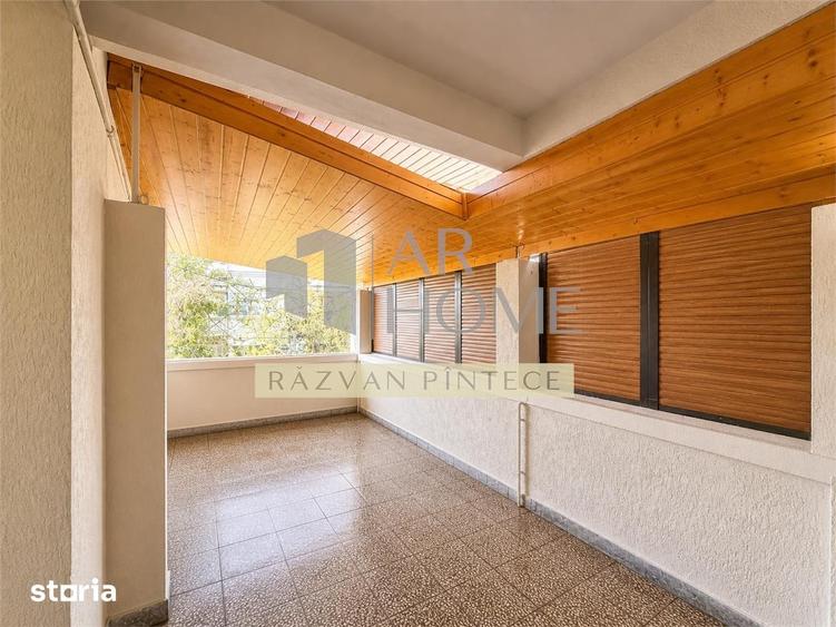 Apartament cu 4 camere în Democrației