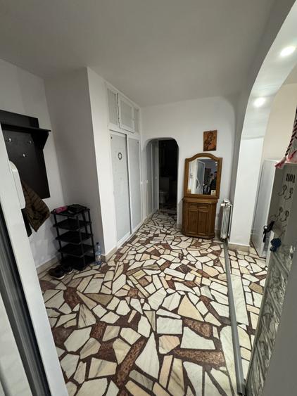 Apartament cu 2 camere decomandat, mobilat în Paltiniș
