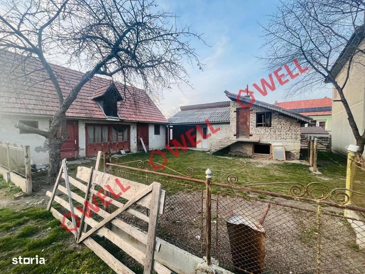 Casă cu 4 camere în Brateș