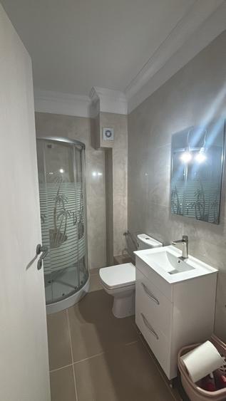 Apartament cu 3 camere decomandat, mobilat în Colentina