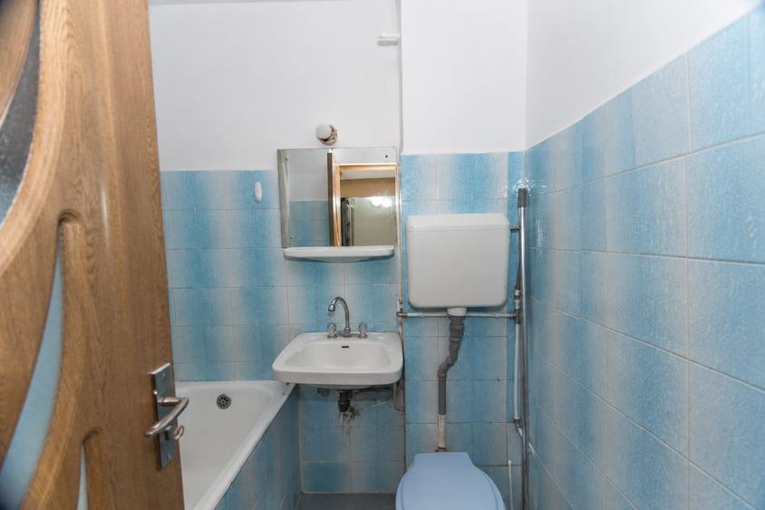 Apartament cu 2 camere decomandat în Războieni
