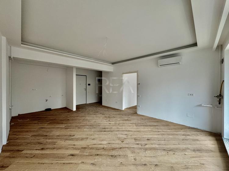 Apartament cu 3 camere semidecomandat în Matei Voievod