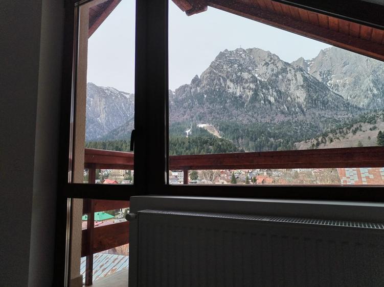 Apartament cu 2 camere semidecomandat, mobilat în Valea Alba