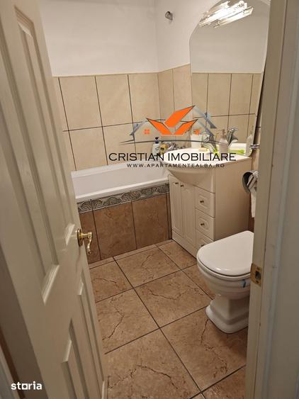 Apartament cu 3 camere decomandat în Cetate