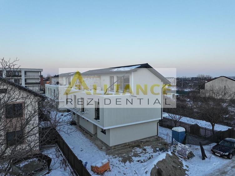 Casă individuală cu 5 camere decomandat cu Canalizare în Central