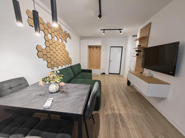 Apartament cu 2 camere semidecomandat în Apărătorii Patriei
