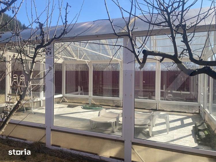 Casă cu 6 camere cu Teren 2000 Mp în Central