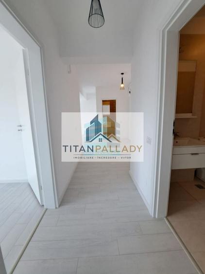 Apartament cu 4 camere decomandat în Titan