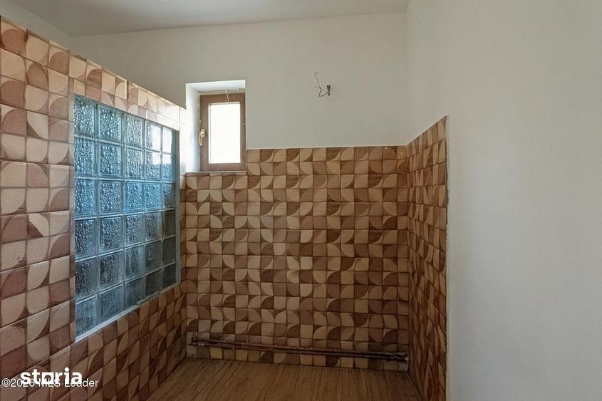 Casă cu 8 camere cu Teren 2063 Mp în Bălilești
