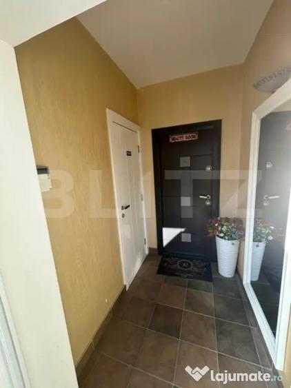 Apartament cu 5 camere semidecomandat în Dumbrăvița
