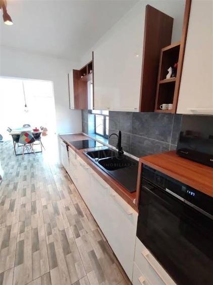 Casă individuală cu 4 camere cu Canalizare în Moșnița Nouă
