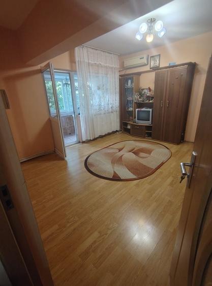 Apartament cu 2 camere semidecomandat în Exterior Vest