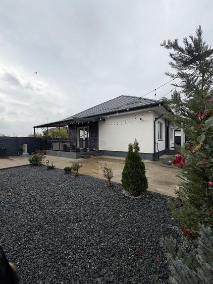 Casă cu 3 camere în Central