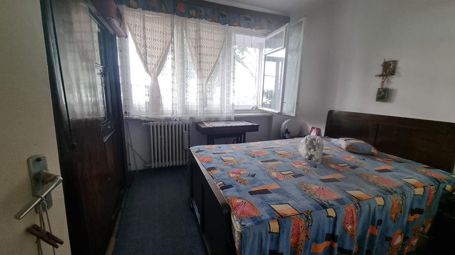 Apartament cu 3 camere semidecomandat în Iancului