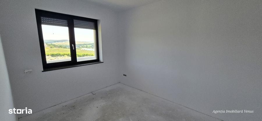 Casă cu 4 camere cu Teren 400 Mp în Central