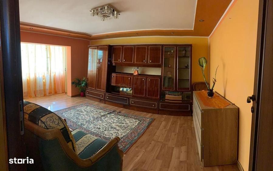 Apartament cu 3 camere decomandat în Dâmbovița