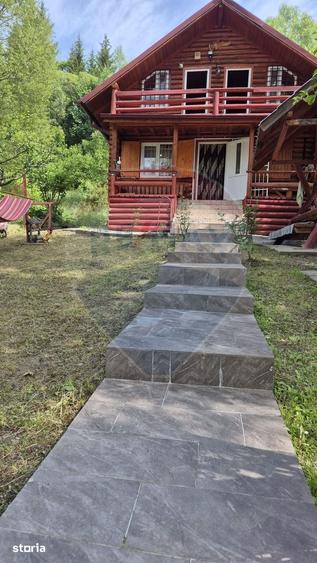Casă cu 3 camere cu Teren 863 Mp în Pipirig