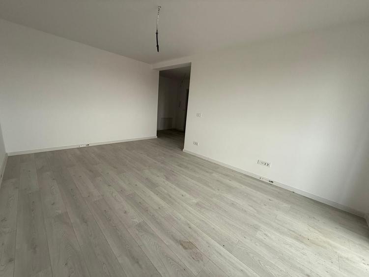 Apartament cu 2 camere decomandat în Girocului