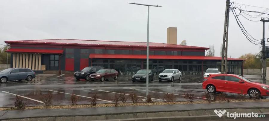 Spațiu comercial, de 1,000 mp, în Central