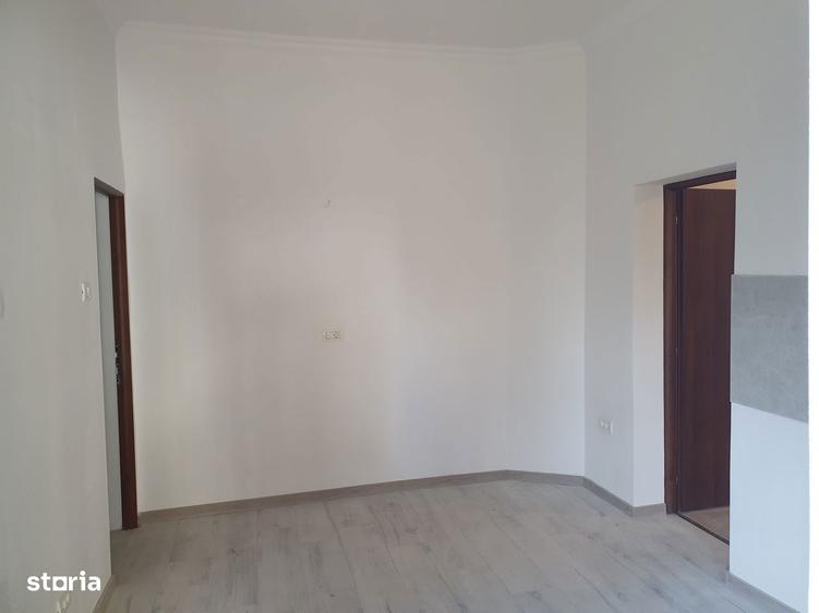 Apartament cu 2 camere nedecomandat în Central