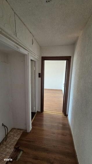 Apartament cu 2 camere nedecomandat în 14 Mai