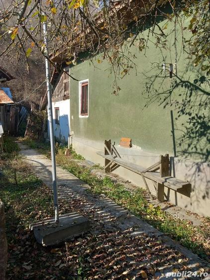 Casă cu 3 camere în Brănești