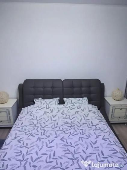 Apartament cu 3 camere semidecomandat în Micro 17