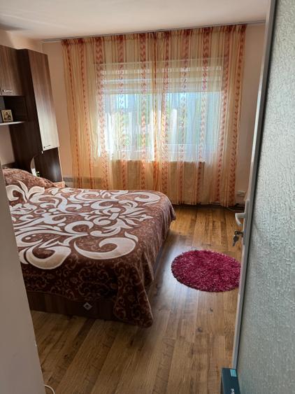 Apartament cu 3 camere decomandat în Bucov