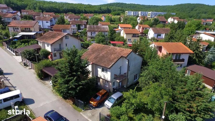 Casă cu 3 camere cu Canalizare în Gilău