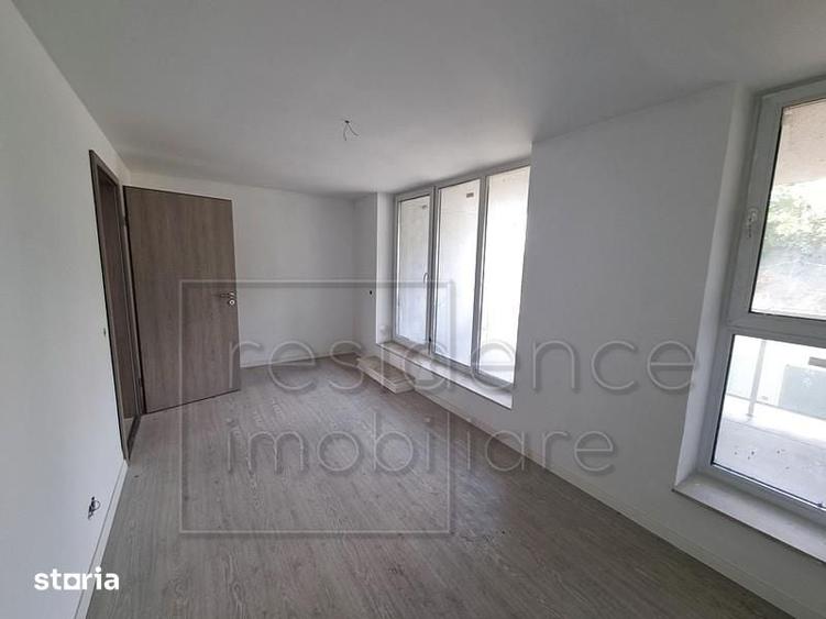 Apartament cu 4 camere decomandat în Gruia
