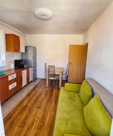 Apartament cu 2 camere semidecomandat în Bună Ziua