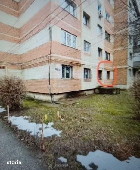 Apartament parter spatios 3 camere . - 2