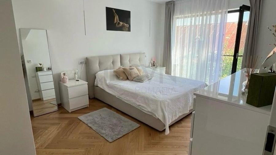 Apartament cu 4 camere semidecomandat, mobilat în Iancu Nicolae — fotografia 3