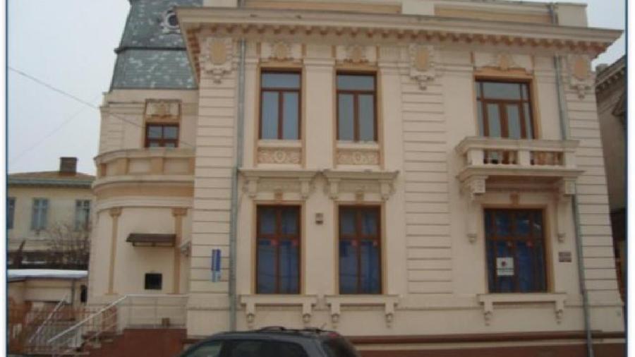 Birou, în Central