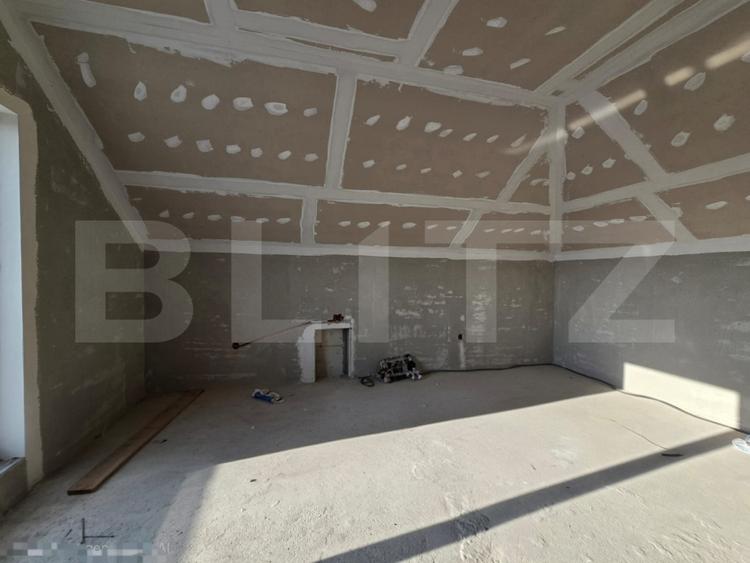 Duplex cu 5 camere cu Canalizare în Dâmbul Rotund
