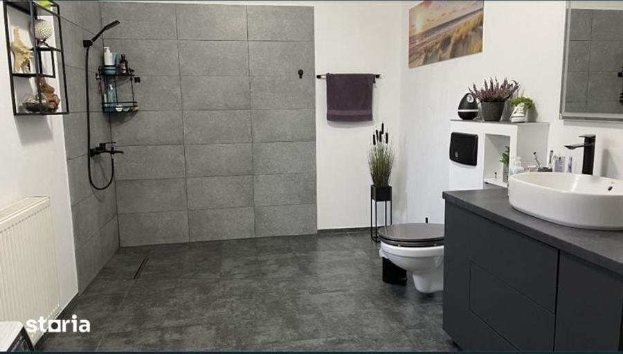 Casă cu 4 camere cu Teren 255 Mp în Sânmihaiu Român