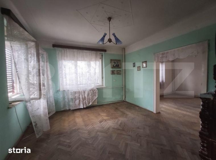 Casă cu 4 camere cu Teren 1100 Mp în Central