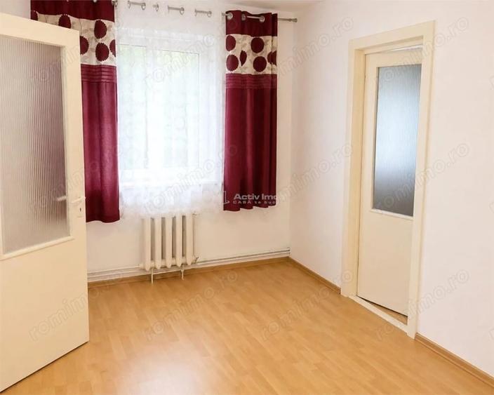 Apartament cu 2 camere nedecomandat în Decebal
