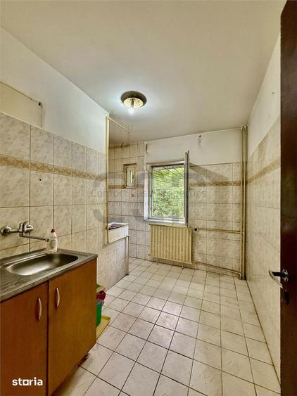 Garsonieră decomandată în Decebal