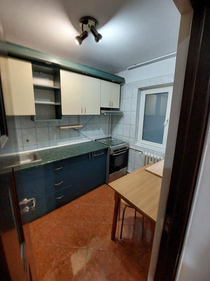 Apartament cu 3 camere decomandat în Brâncoveanu