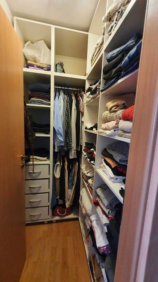 Apartament cu 3 camere semidecomandat în Tudor