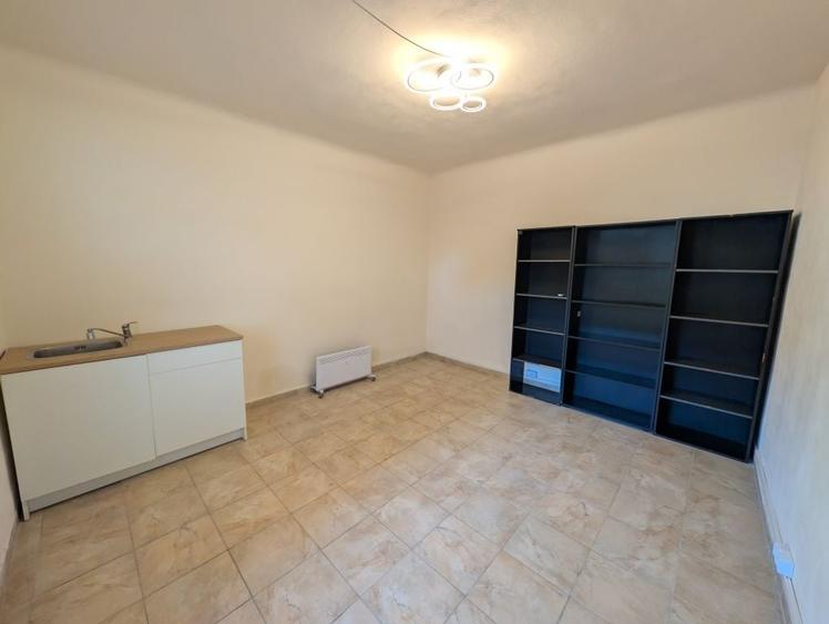 Spatiu Comercial de Inchiriat 15 mp | Pret: 180 /luna - 5