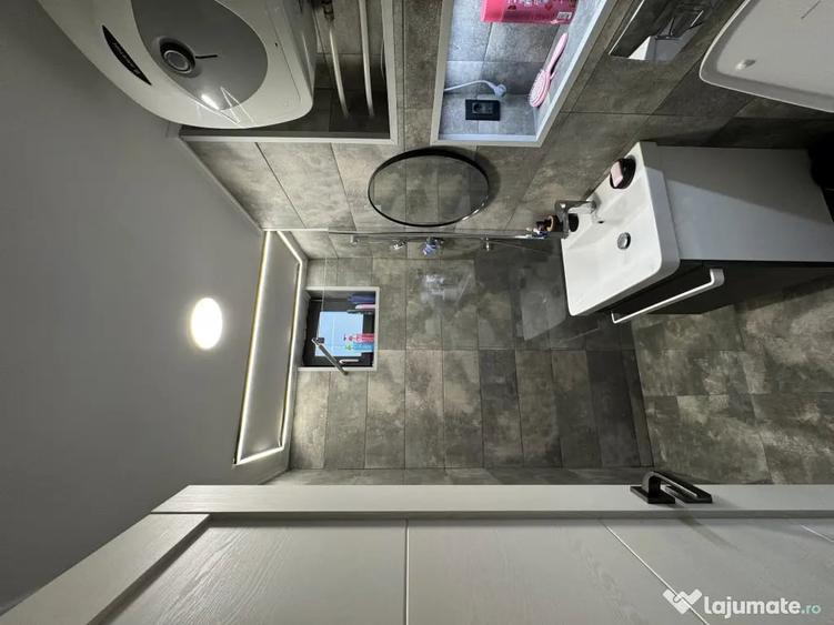 Apartament cu 2 camere semidecomandat în 1 Mai